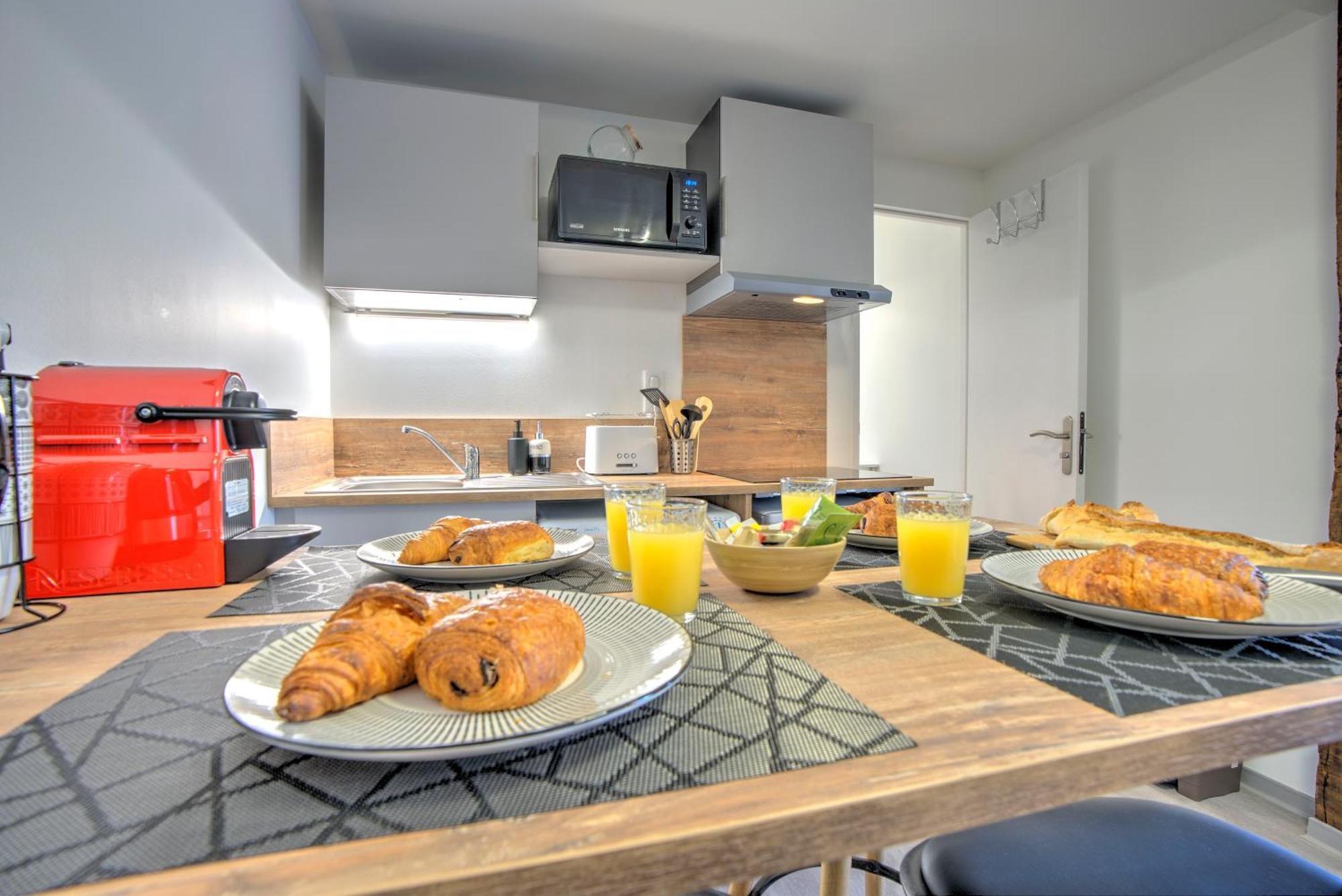 Le Sabot - Netflix/Wi-Fi Fibre/Terasse - 4 Pers Apartment Banassac Bagian luar foto